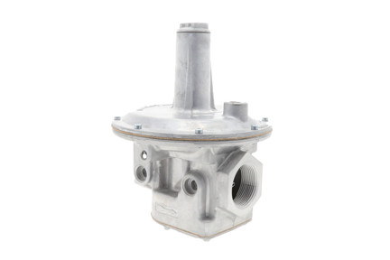 Maxitrol 210D Balanced Valve Gas Regulator - 1-1/4" NPT, 10 PSI Max, 3-8" W.C.