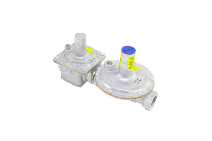 Maxitrol 325-5 Line Gas Regulator - 1" NPT, 5 PSI Max, 7-11" W.C. with OPD