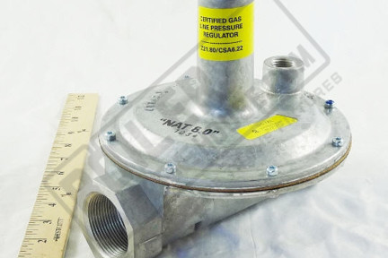Maxitrol 325-5 10 PSIG Max Gas Pressure Regulator 325,000 BTU 1 IN