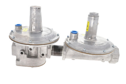 Maxitrol 325-7 Line Gas Regulator - 1-1/4" NPT, 5 PSI Max, 7-11" W.C. with OPD