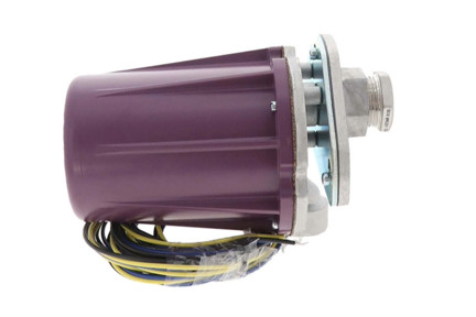 Honeywell C7061A1053 - 1" NPT, 120V Self-Checking UV Purple Flame Detector (-40 Degrees)