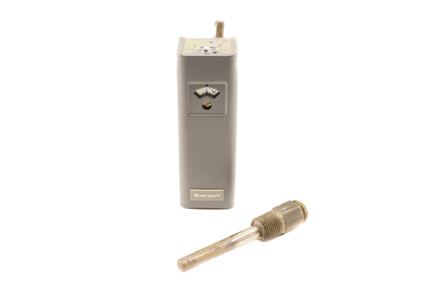 L4006A - High/Low Limit Aquastat Control, 100/240 Deg, 5/30 Deg Dif. (Break on Rise)