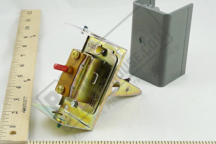 L4029E - High Limit Reset Control, 135 Deg, Manual Reset