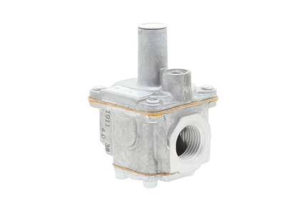 Maxitrol R400S Appliance Gas Regulator - 1/2" NPT, 5 PSI Max, 3-8" W.C.