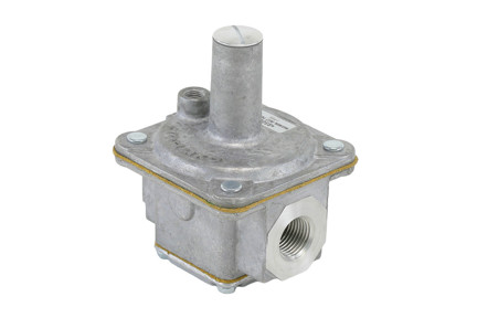 Maxitrol R500 Appliance Gas Regulator - 1/2" NPT, 1 PSI Max, 3-8" W.C.